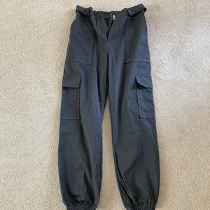 Loose-Fit Cinched Ankle Cargo Pants